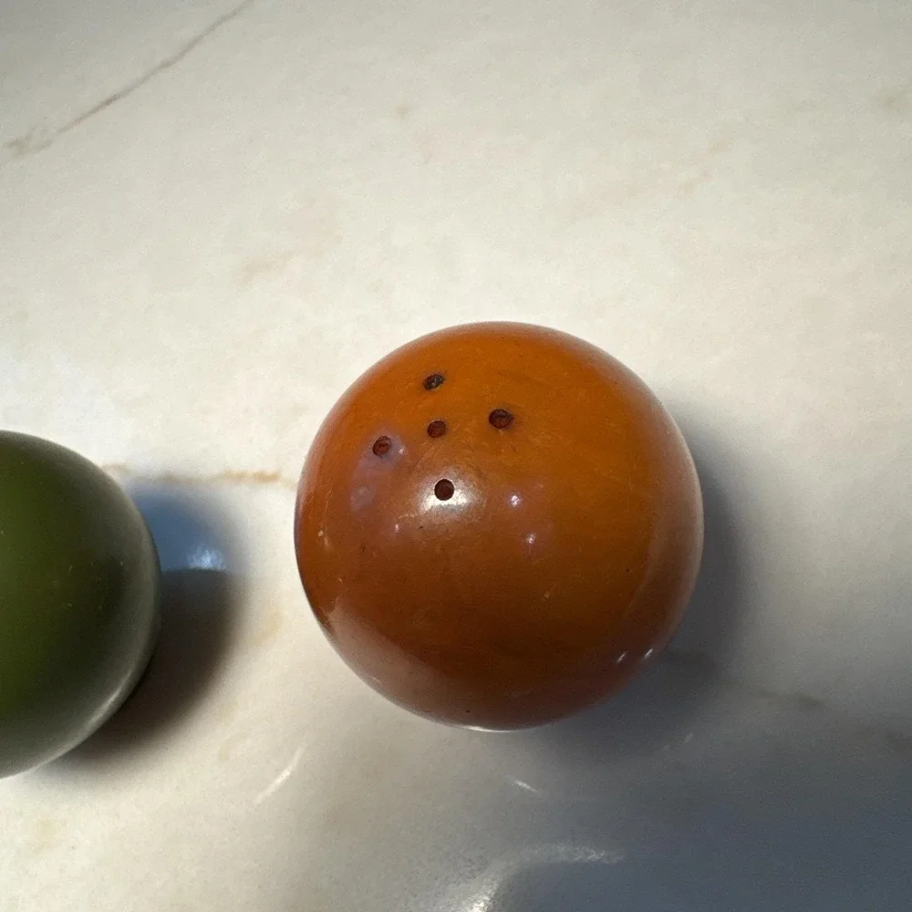 Vintage Bakelite Green & butterscotch Art Deco Ball Salt & Pepper Shakers